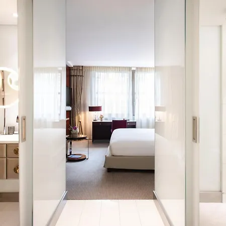 Mandarin Oriental, Ξενοδοχείο