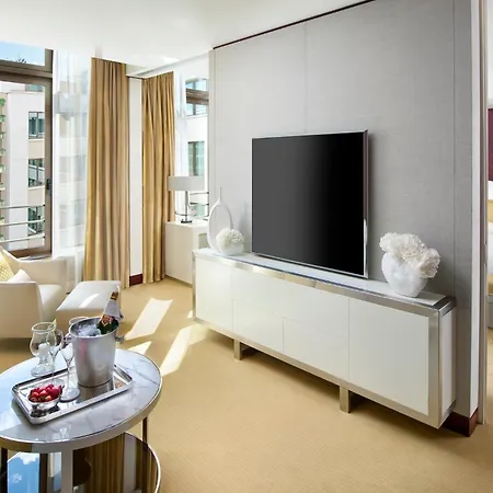 Mandarin Oriental, Ξενοδοχείο