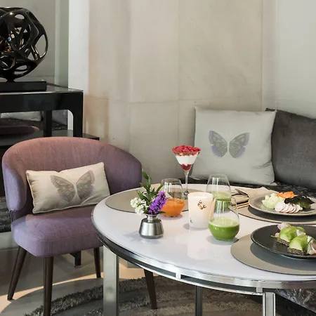 Mandarin Oriental, Hotel