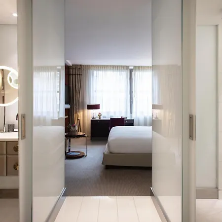 فندق Mandarin Oriental, باريس