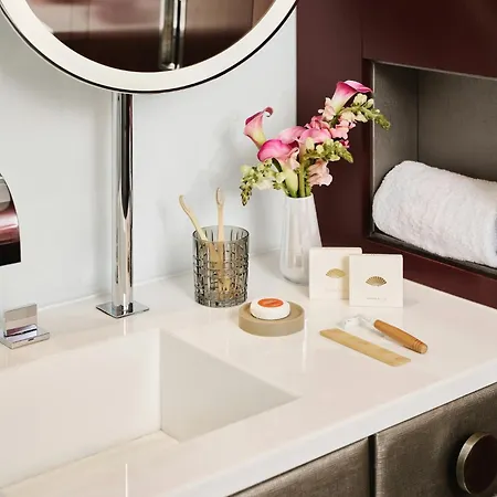 Mandarin Oriental, Hotel
